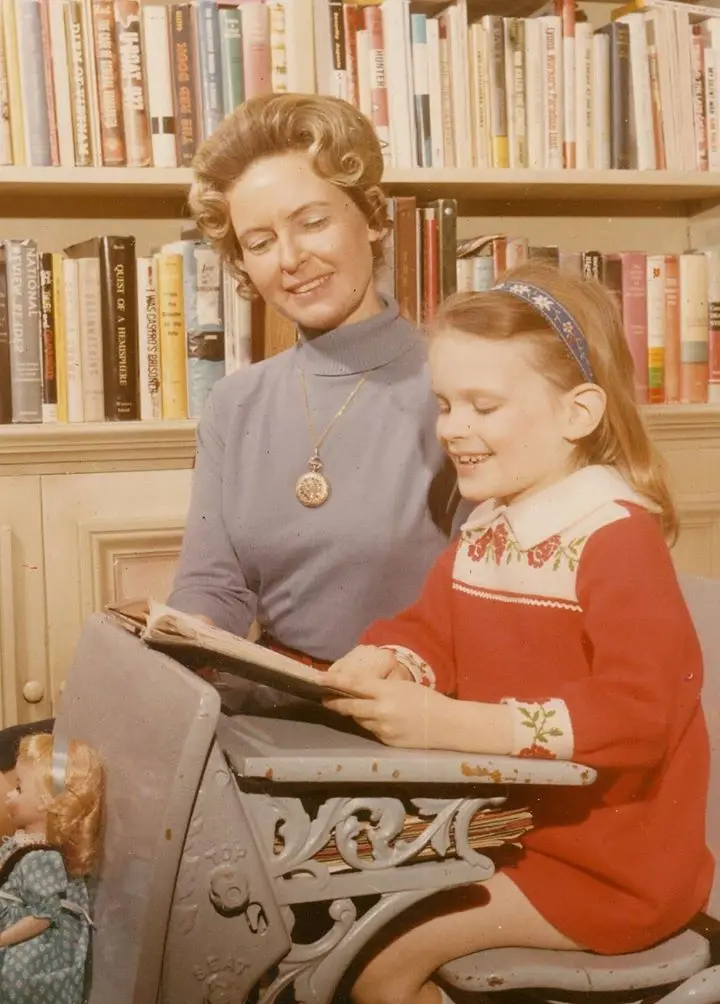 Phyllis Schlafly teaching her daughter Anne to read.