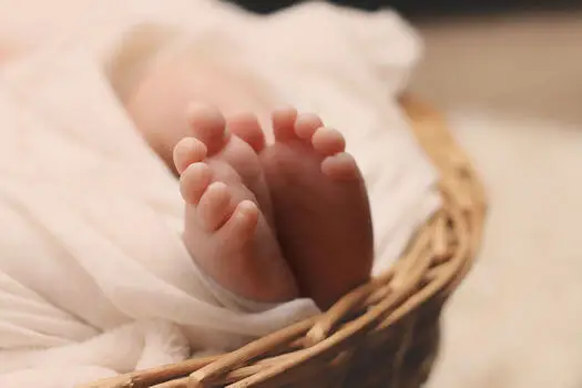 baby feet