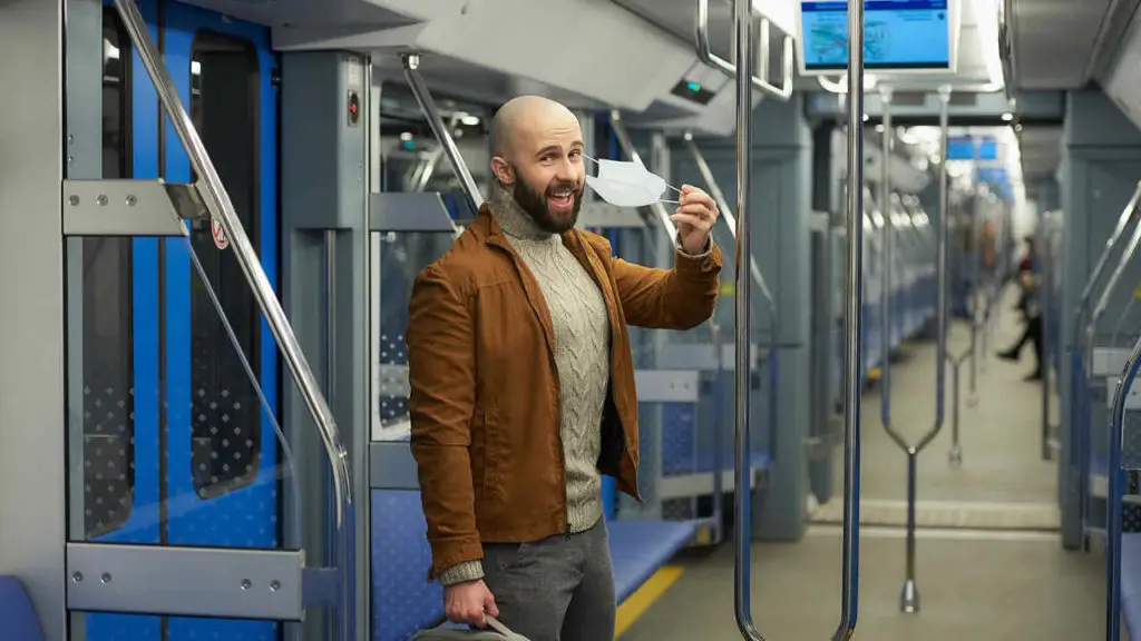 No more masks on public transportation
