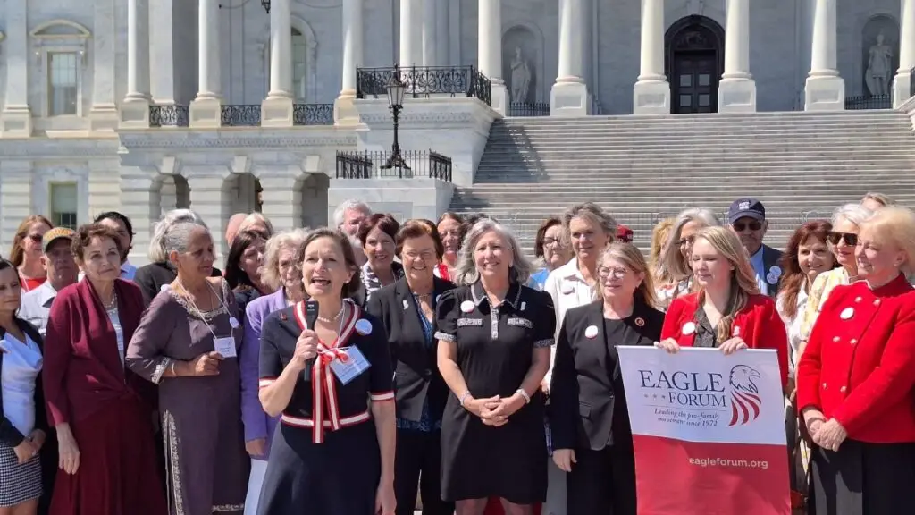 Eagles Descend on Capitol Hill